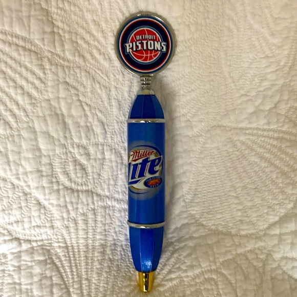 Vintage miller lite beer keg tap with Detroit Pistons emblem on top - Picture 1 of 9